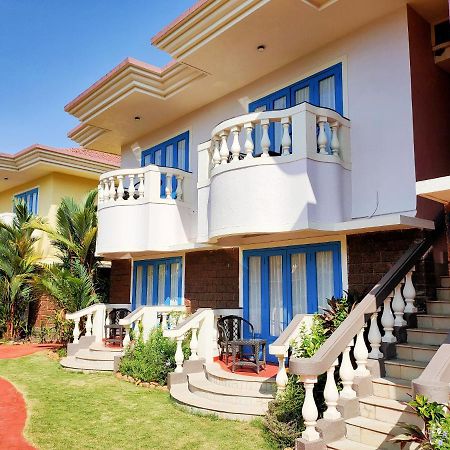 Coconut Grove Beach Resort Colva Exterior photo