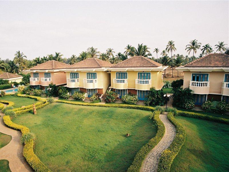 Coconut Grove Beach Resort Colva Exterior photo