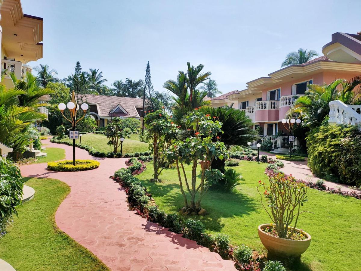 Coconut Grove Beach Resort Colva Exterior photo