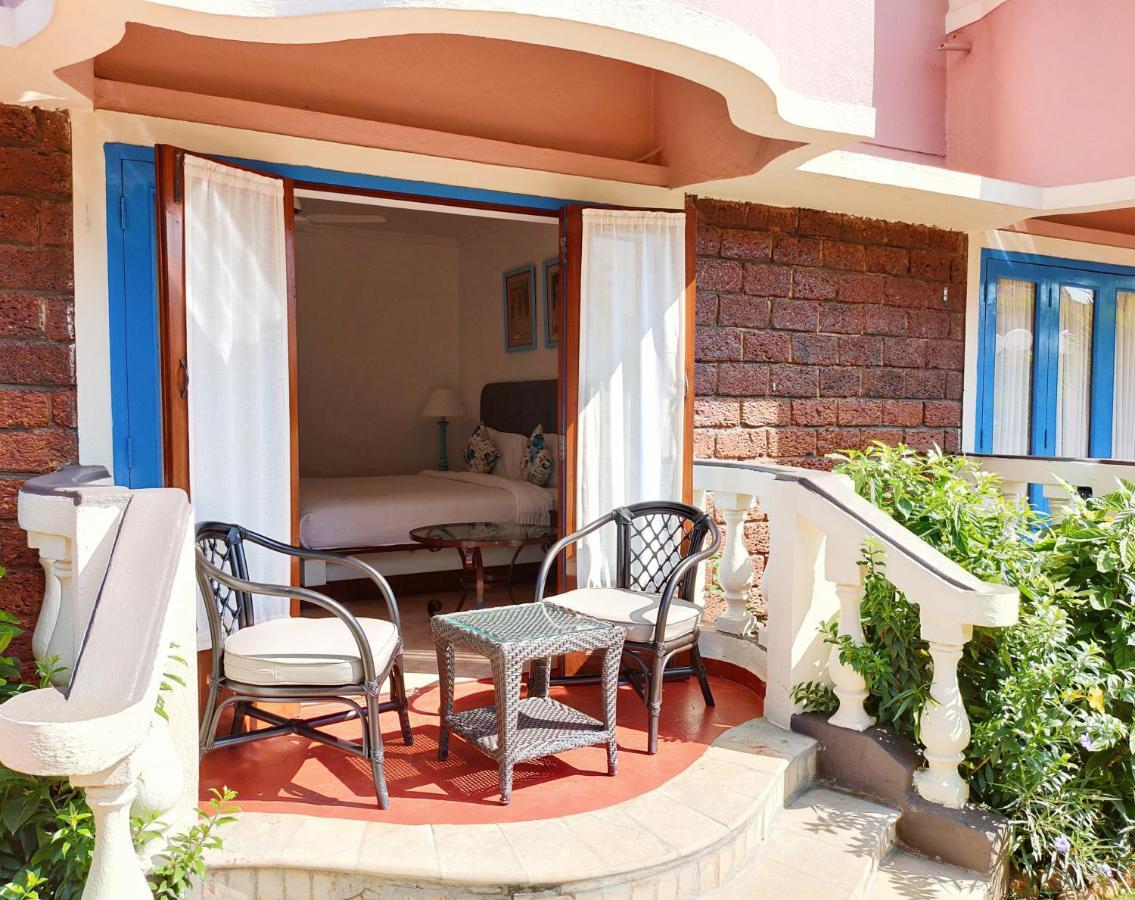 Coconut Grove Beach Resort Colva Exterior photo