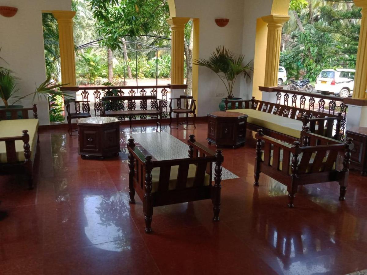 Coconut Grove Beach Resort Colva Exterior photo