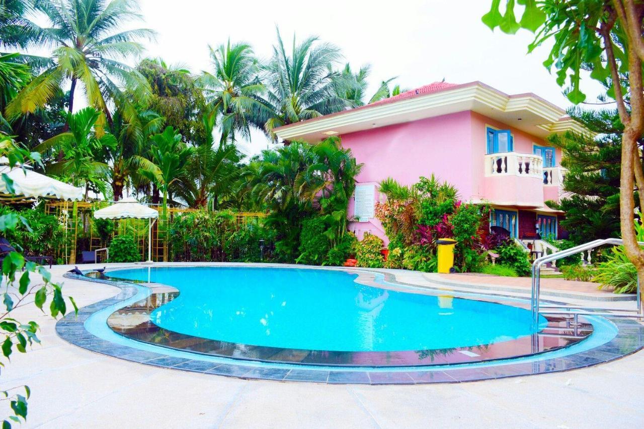 Coconut Grove Beach Resort Colva Exterior photo