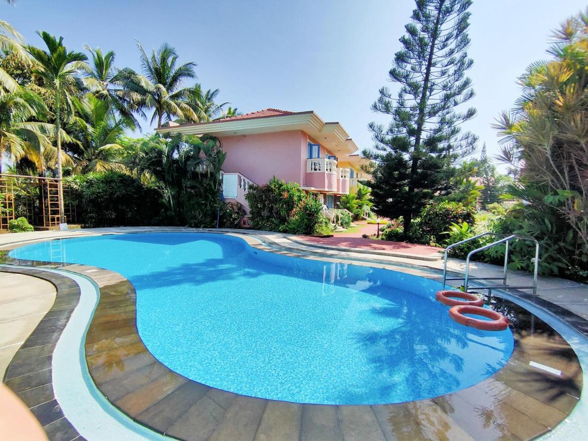 Coconut Grove Beach Resort Colva Exterior photo