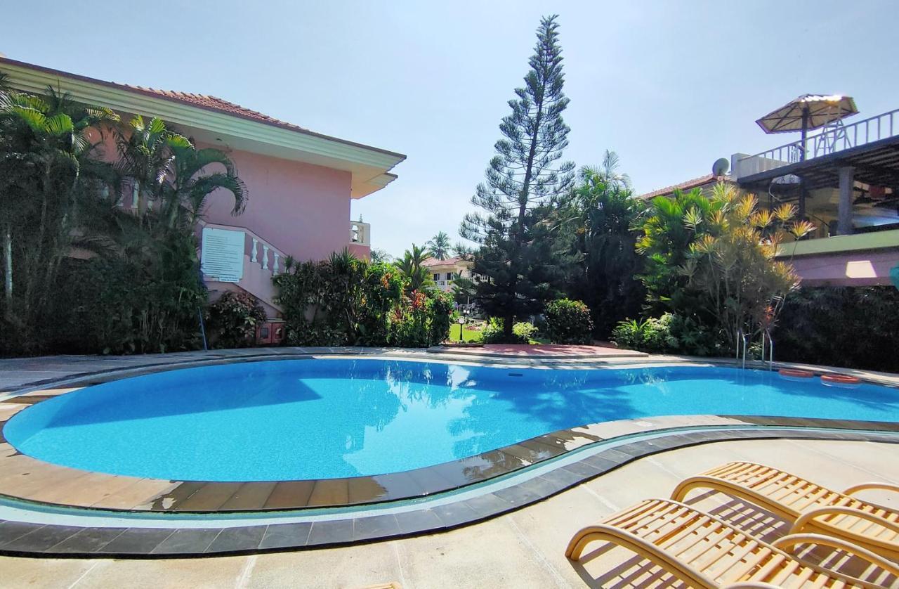 Coconut Grove Beach Resort Colva Exterior photo