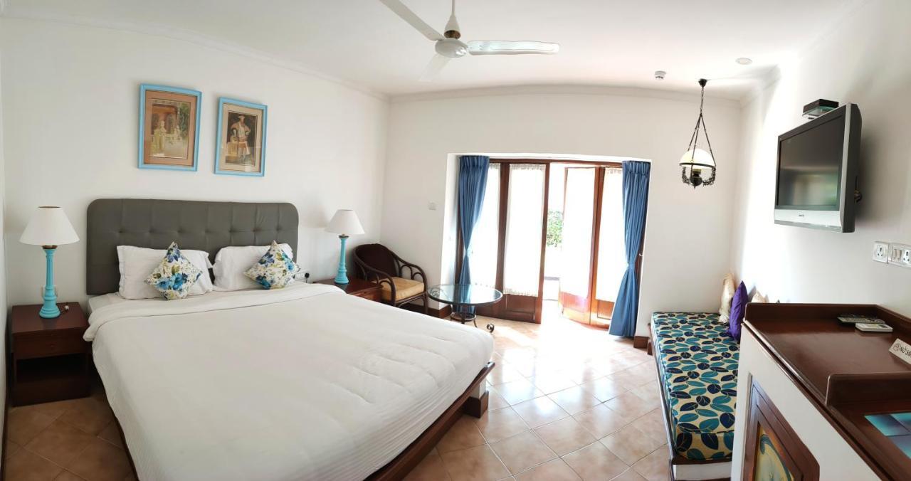 Coconut Grove Beach Resort Colva Exterior photo