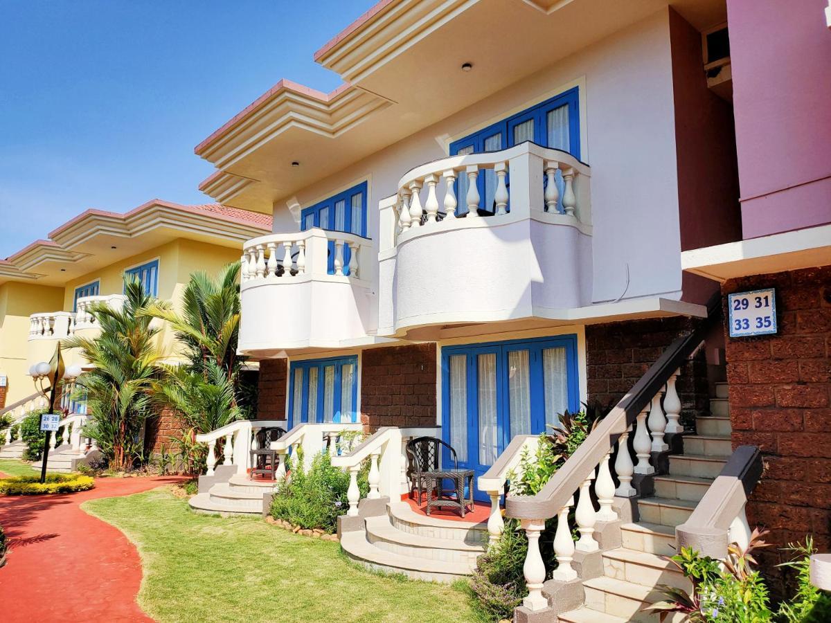 Coconut Grove Beach Resort Colva Exterior photo